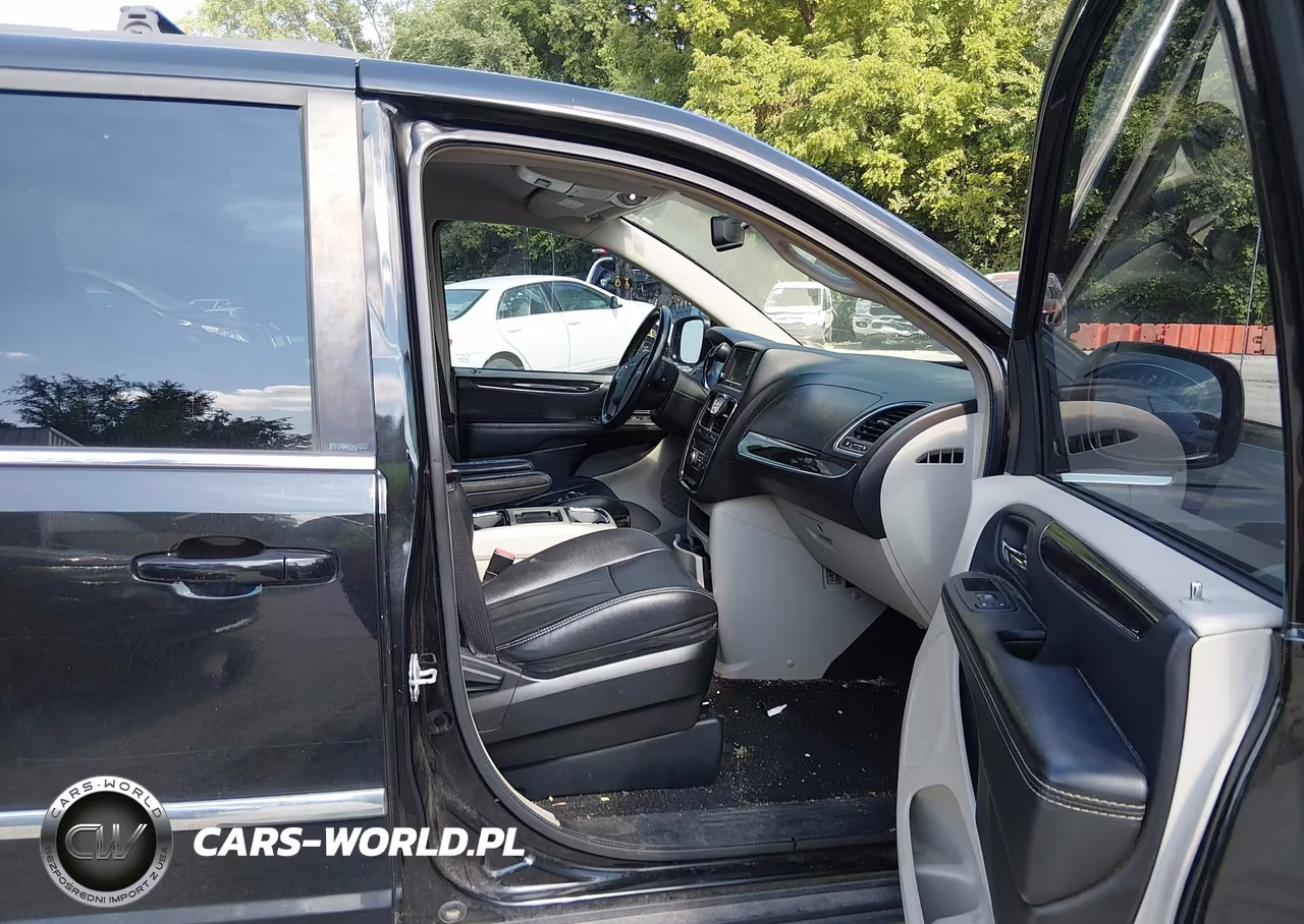 2014 Chrysler Town & Country Touring VIN:2C4RC1BG4ER293672 - 5