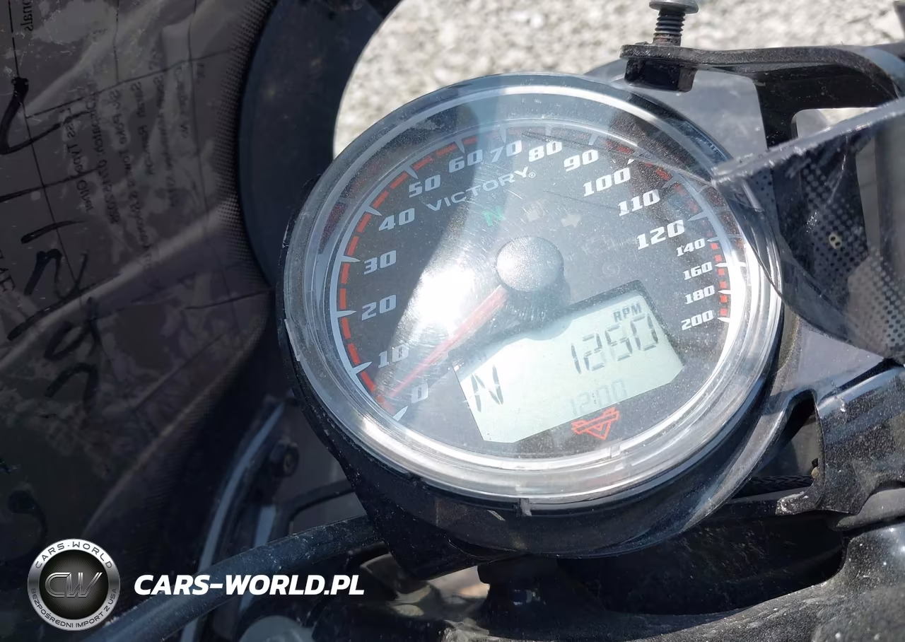 2017 Victory Motorcycles Octane VIN:5VPFTB005H3000164 - 7