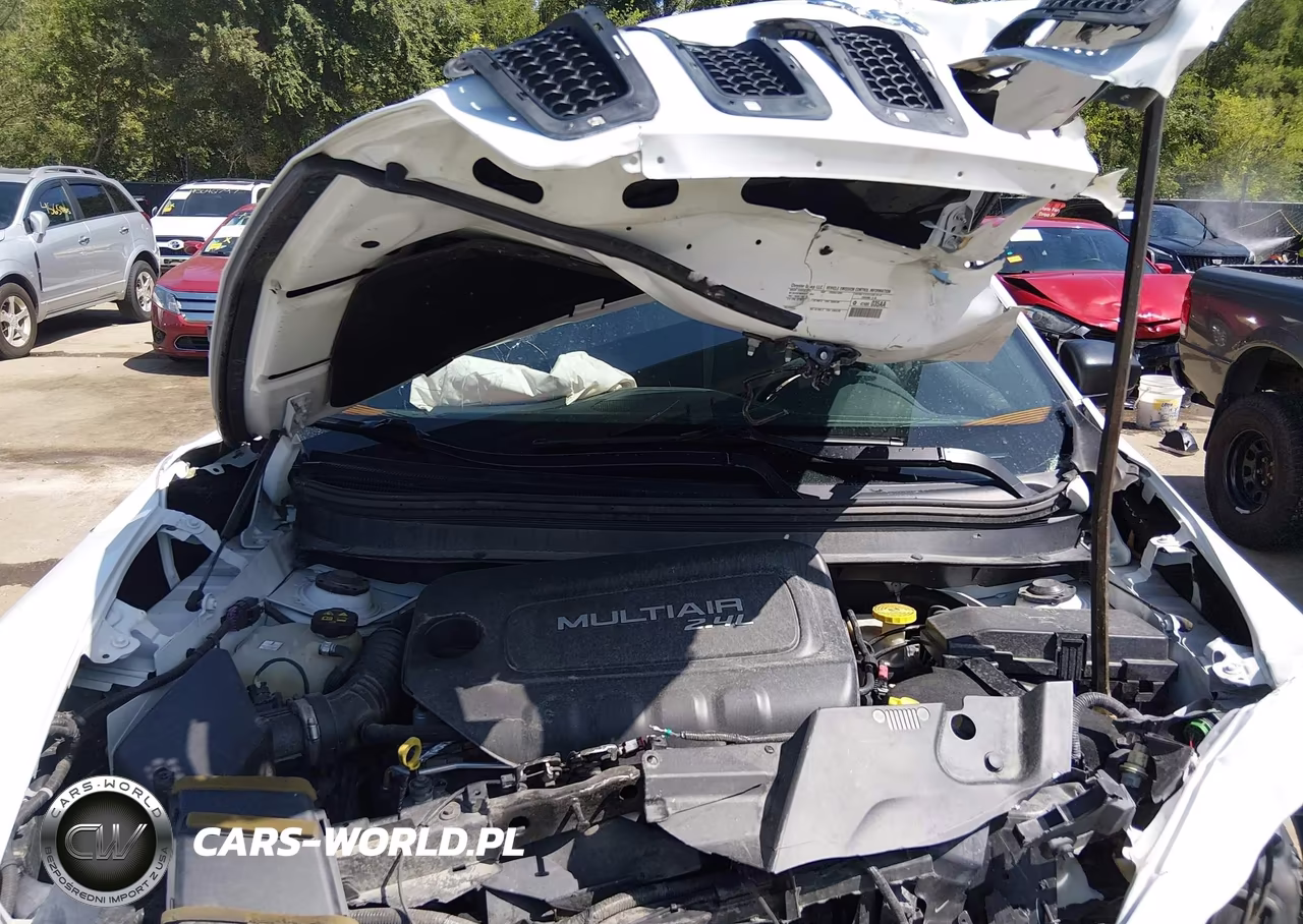 2014 Jeep Cherokee Sport VIN:1C4PJMAB3EW145038 - 10