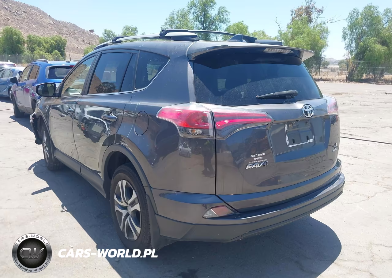 2017 Toyota Rav4 Le VIN:JTMBFREV2HJ131680 - 3