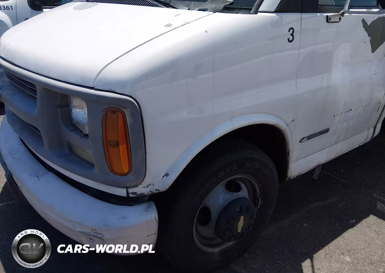 2000 Chevrolet Express Comm Cutaway VIN:1GBJG31R7Y1155816 - 11