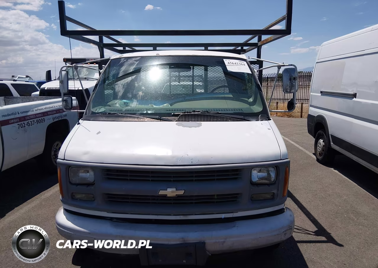2000 Chevrolet Express Comm Cutaway VIN:1GBJG31R7Y1155816 - 12