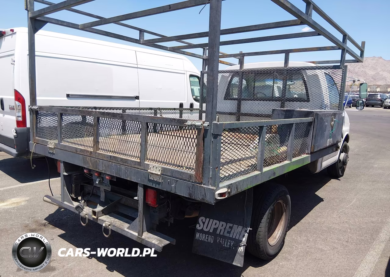 2000 Chevrolet Express Comm Cutaway VIN:1GBJG31R7Y1155816 - 4