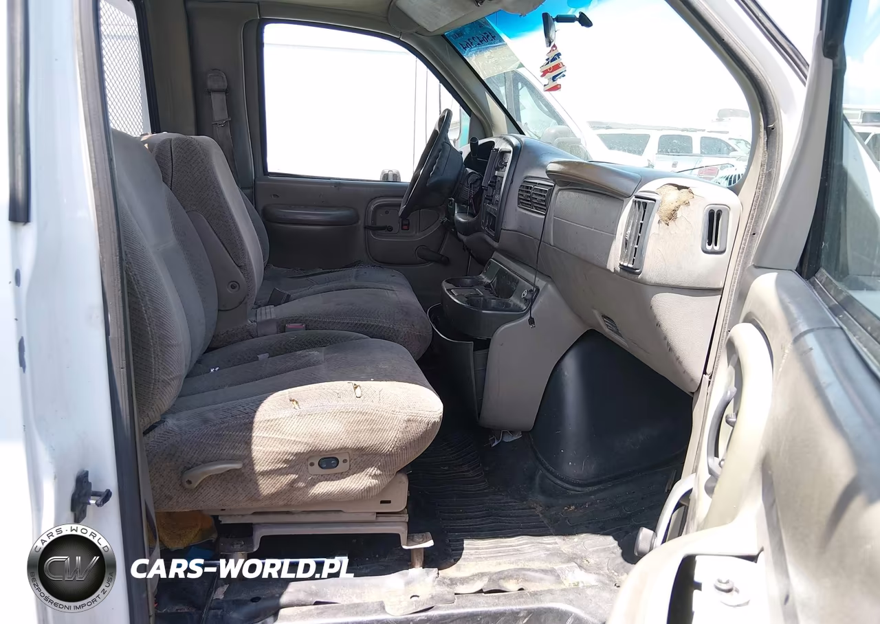 2000 Chevrolet Express Comm Cutaway VIN:1GBJG31R7Y1155816 - 6