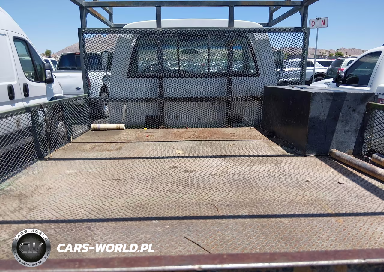 2000 Chevrolet Express Comm Cutaway VIN:1GBJG31R7Y1155816 - 7