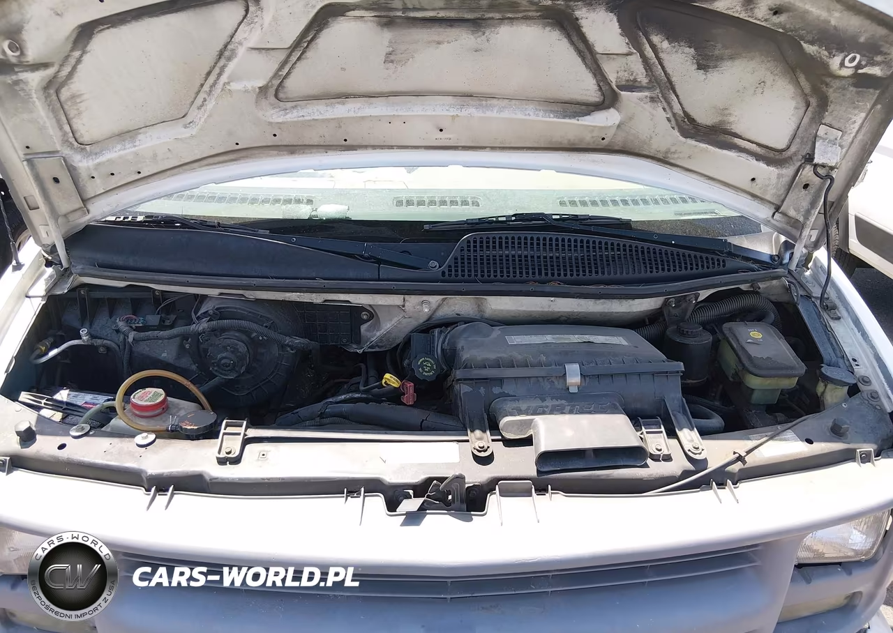 2000 Chevrolet Express Comm Cutaway VIN:1GBJG31R7Y1155816 - 9