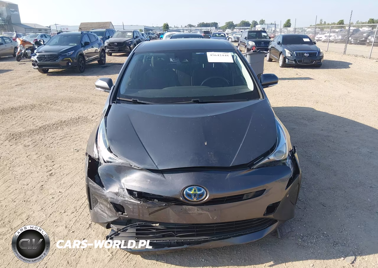 2018 Toyota Prius Three VIN:JTDKARFU4J3546675 - 12