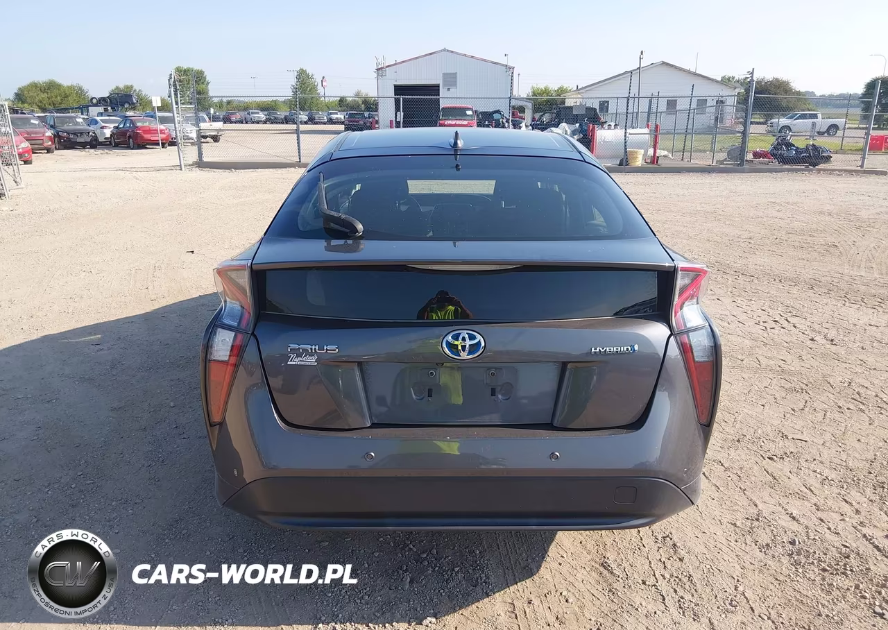 2018 Toyota Prius Three VIN:JTDKARFU4J3546675 - 16