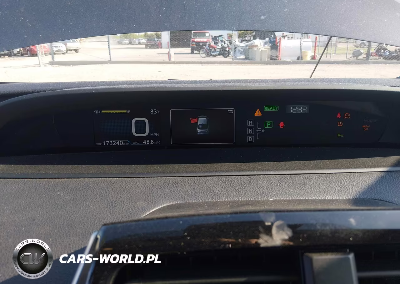 2018 Toyota Prius Three VIN:JTDKARFU4J3546675 - 7