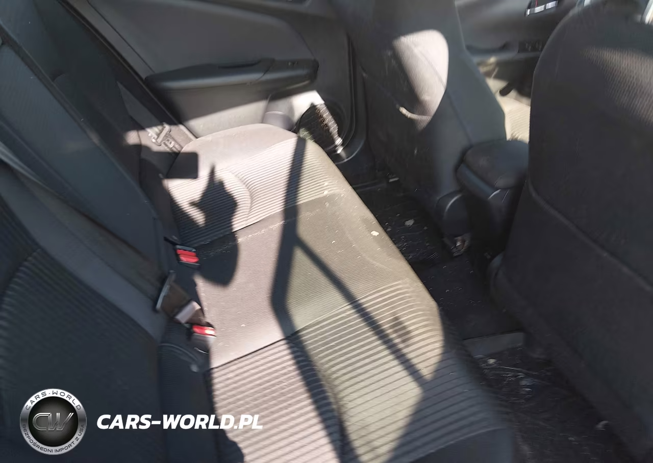2018 Toyota Prius Three VIN:JTDKARFU4J3546675 - 8