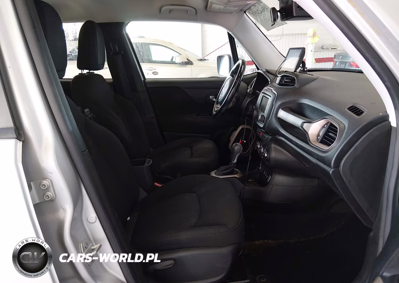 2017 Jeep Renegade Latitude VIN:ZACCJBBBXHPG27542 - 5