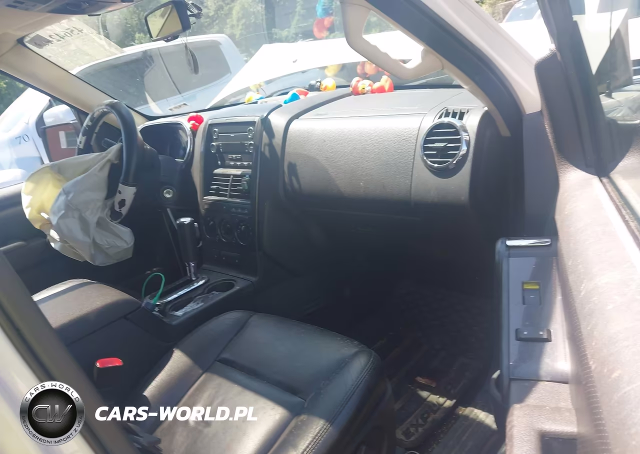 2010 Ford Explorer Xlt VIN:1FMEU7DEXAUA34025 - 5