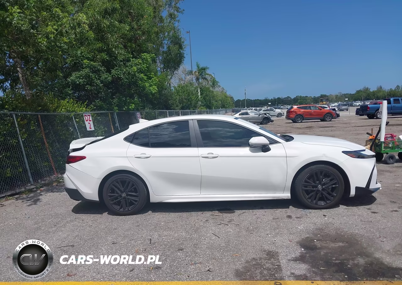 2025 Toyota Camry Se VIN:4T1DAACK2SU085531 - 13