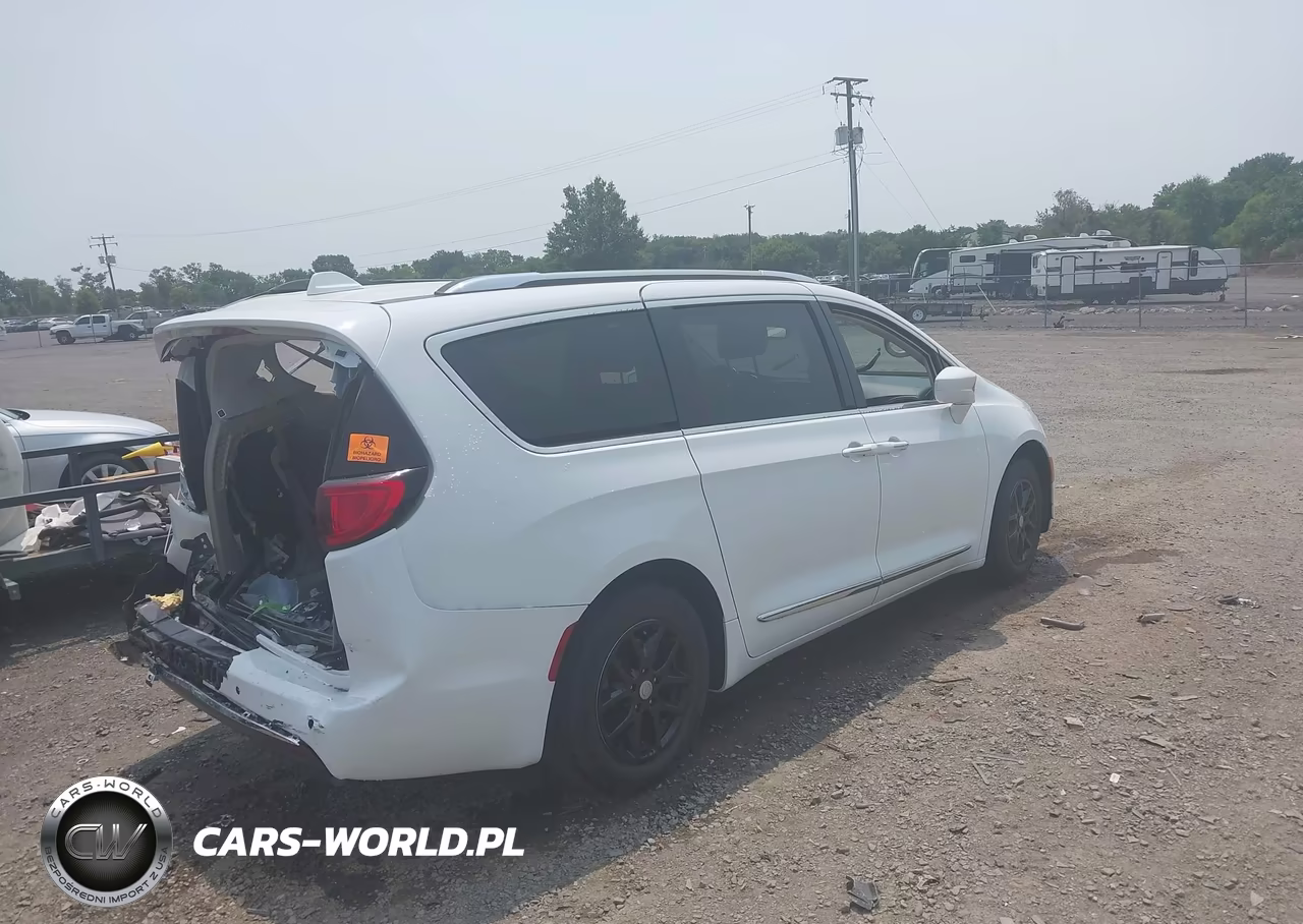 2020 Chrysler Pacifica Touring L VIN:2C4RC1BG3LR140035 - 4