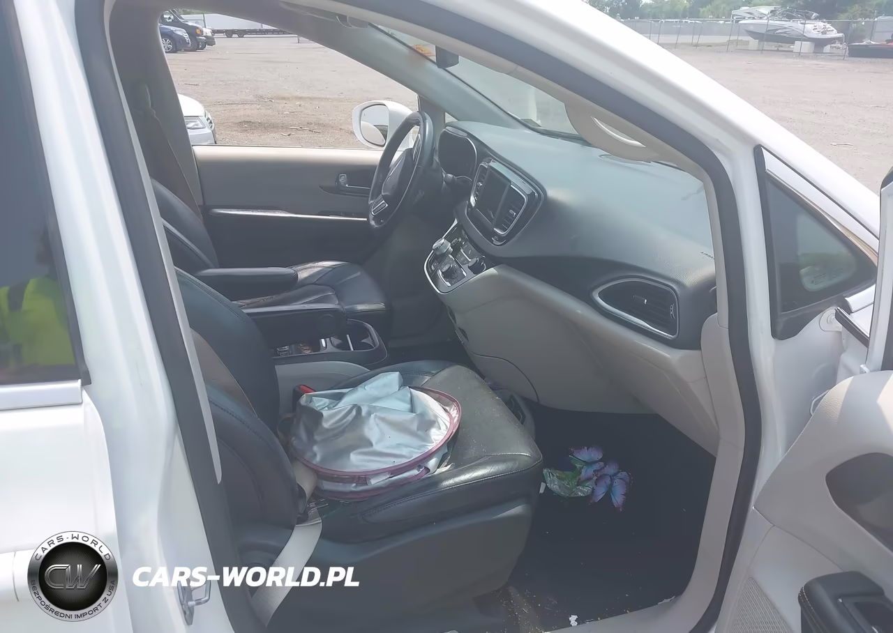 2020 Chrysler Pacifica Touring L VIN:2C4RC1BG3LR140035 - 5