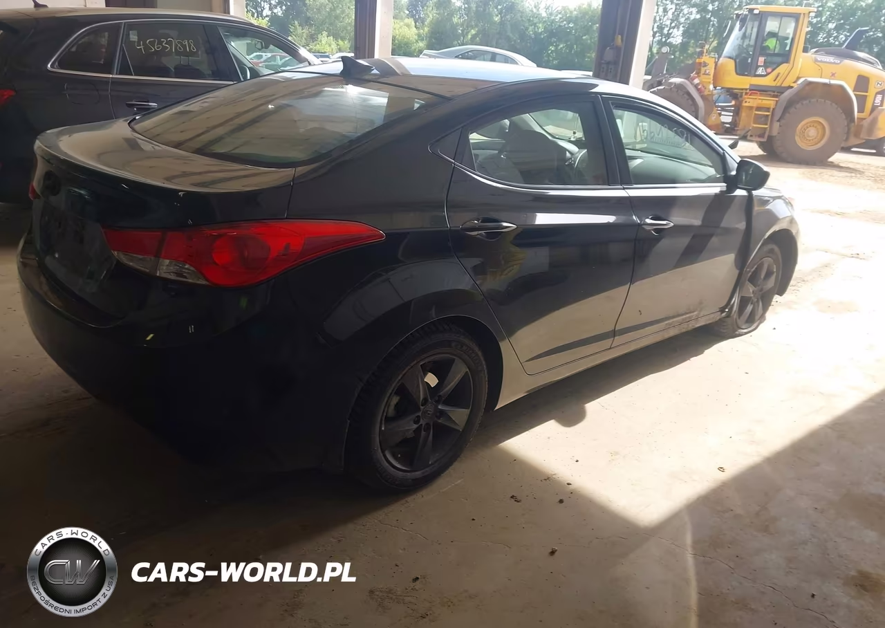 2013 Hyundai Elantra Gls VIN:5NPDH4AE8DH231300 - 4