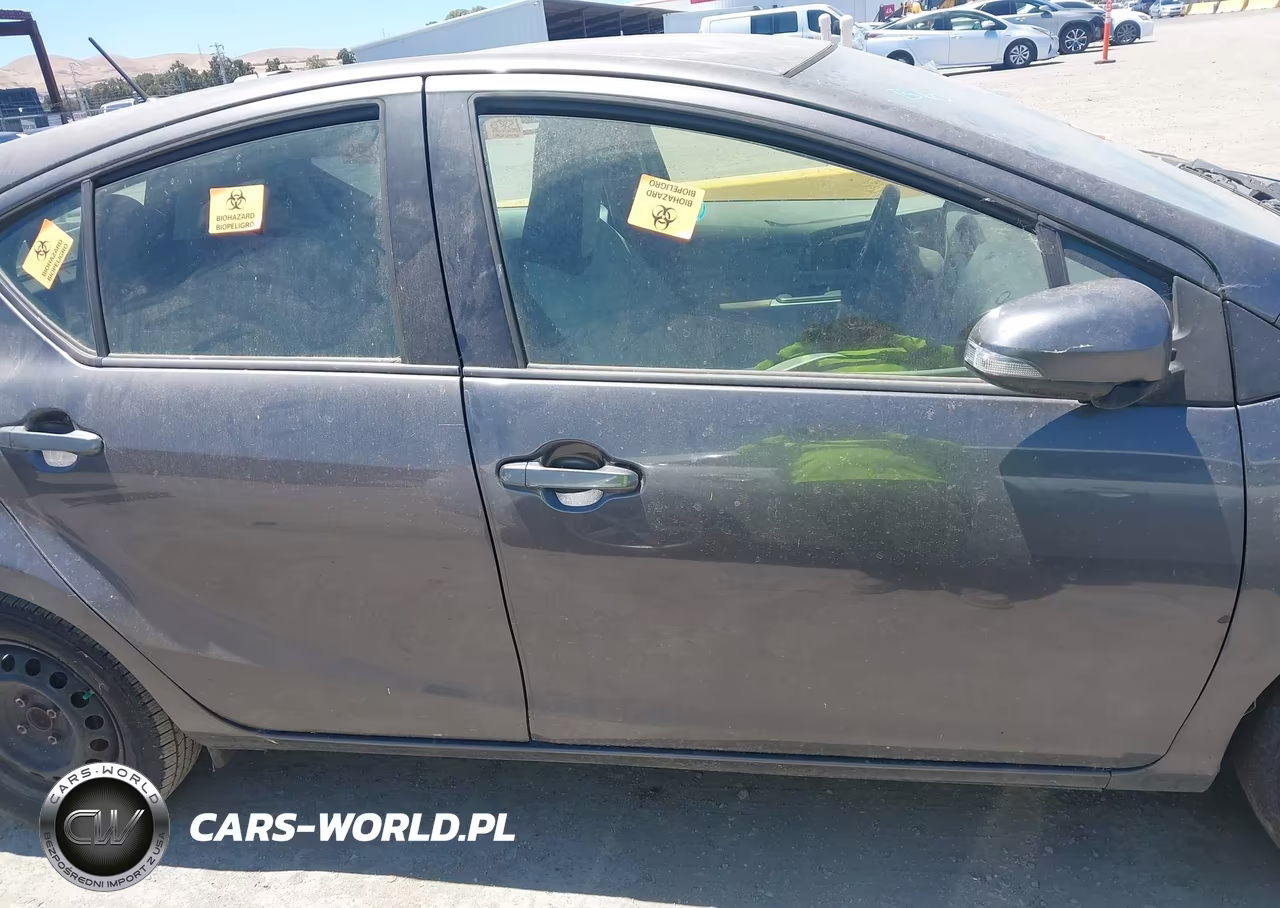 2014 Toyota Prius C One VIN:JTDKDTB30E1568014 - 13