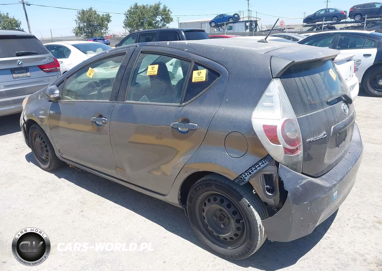 2014 Toyota Prius C One VIN:JTDKDTB30E1568014 - 3