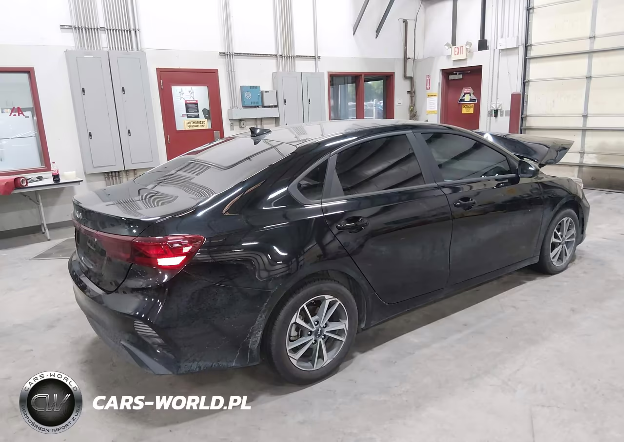 2023 Kia Forte Lxs VIN:3KPF24AD5PE650960 - 4