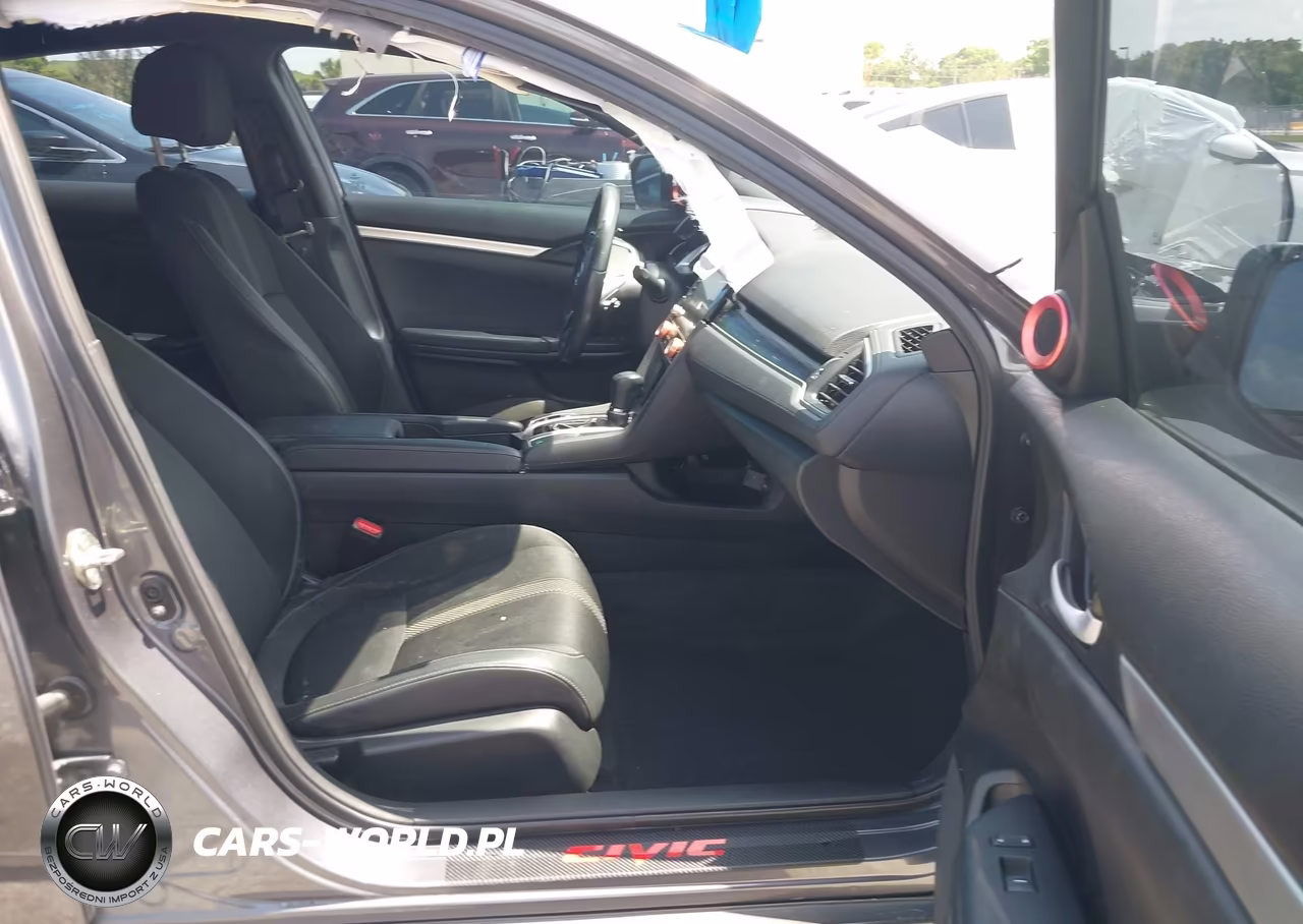2019 Honda Civic Sport VIN:2HGFC2F83KH579723 - 5