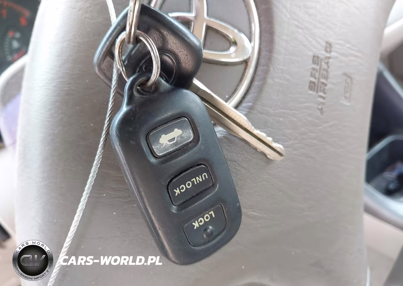 2003 Toyota Camry Le VIN:4T1BE32K13U687606 - 11