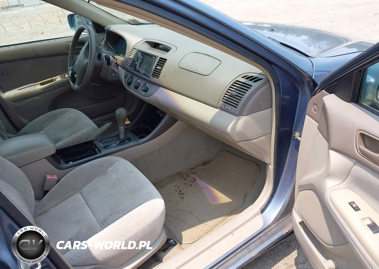 2003 Toyota Camry Le VIN:4T1BE32K13U687606 - 5
