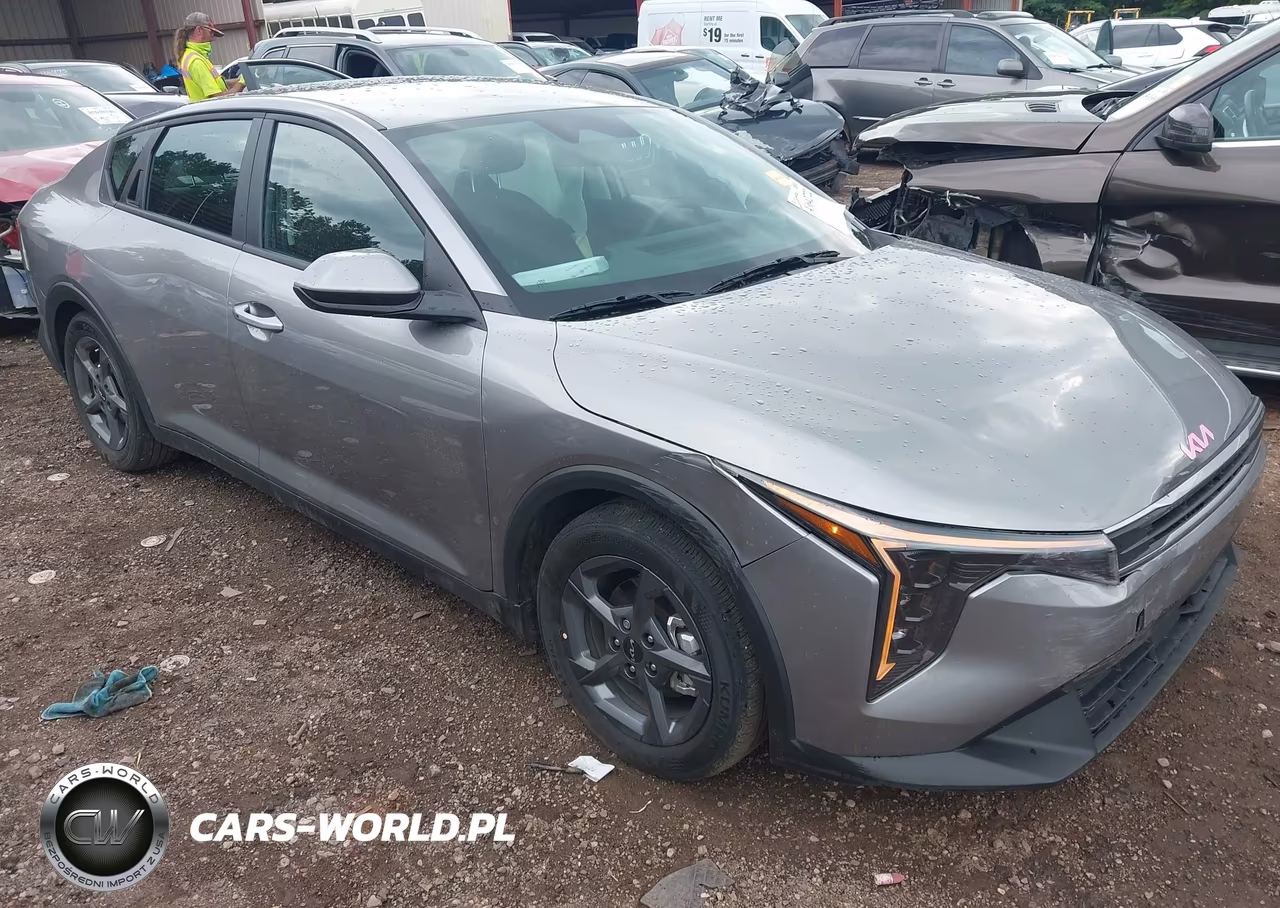 2026 Kia K4 Lxs – zdjęcie 1 z 17