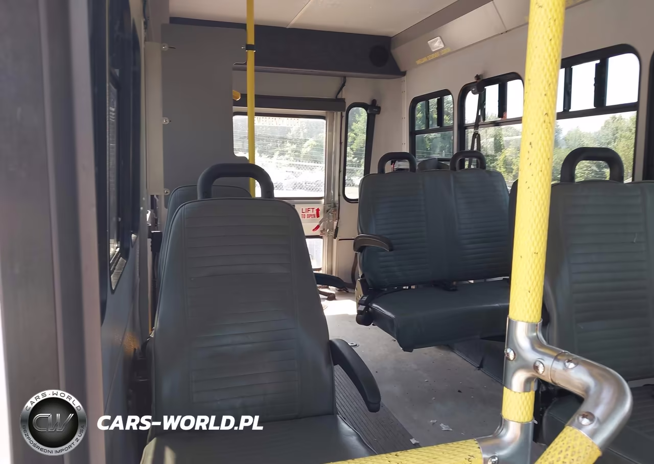 2019 Ford E-350 Cutaway VIN:1FDEE3F68KDC27593 - 7