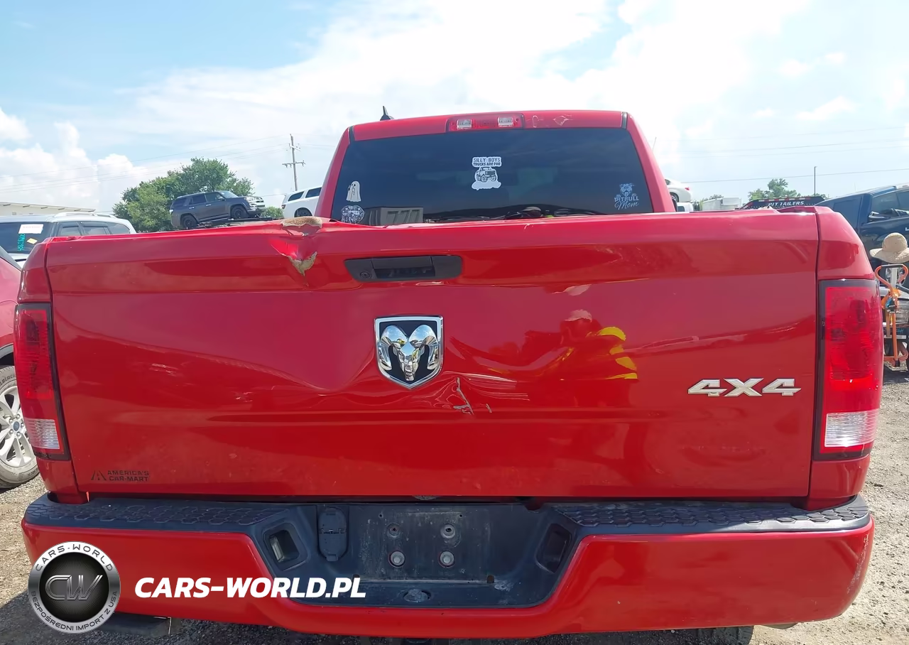 2019 Ram 1500 Classic Express 4X4 6'4 Box VIN:1C6RR7FG2KS623998 - 17
