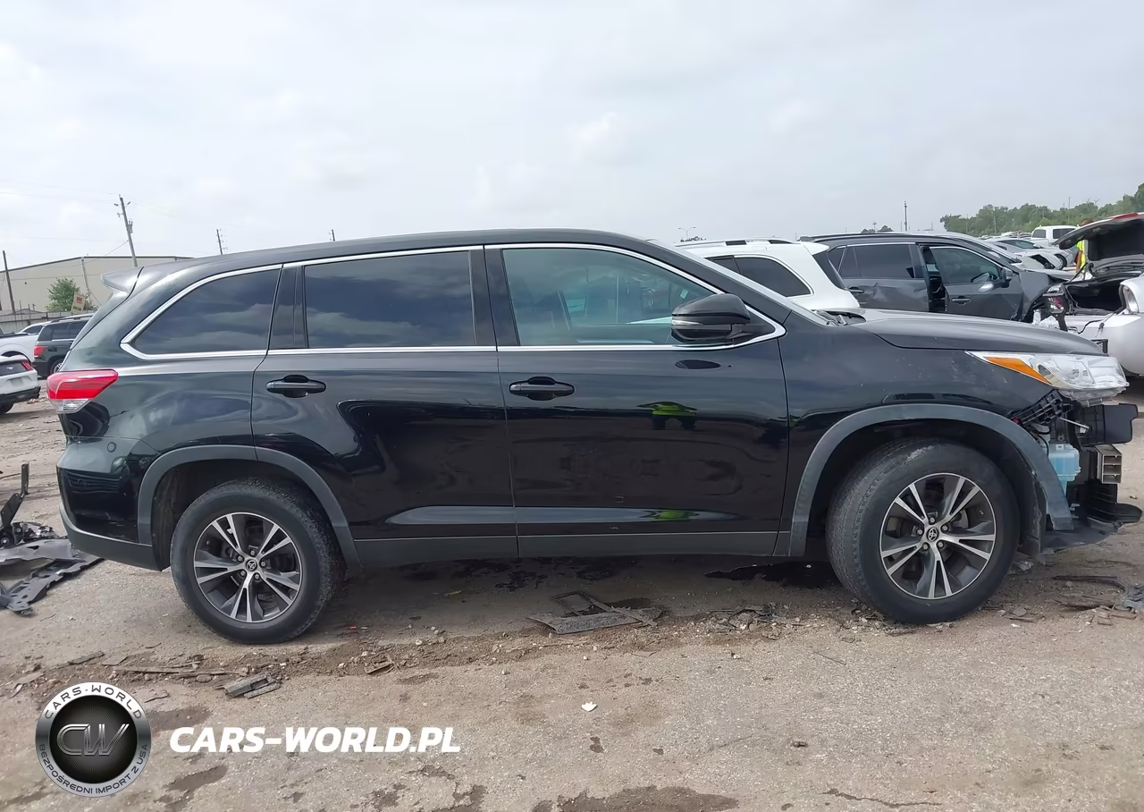 2019 Toyota Highlander Le VIN:5TDZARFH4KS061549 - 13