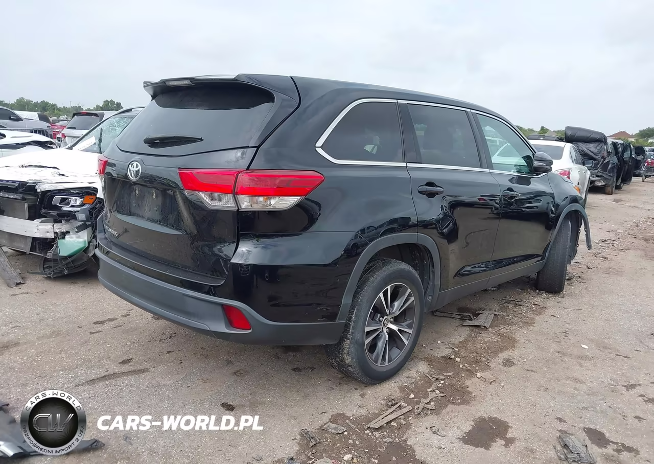 2019 Toyota Highlander Le VIN:5TDZARFH4KS061549 - 4