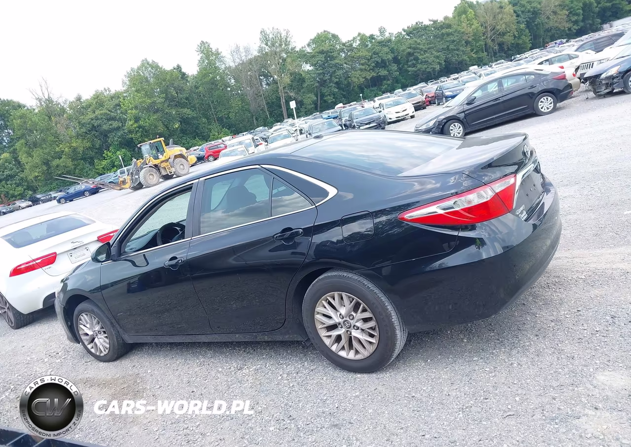 2017 Toyota Camry Le VIN:4T1BF1FK4HU378098 - 15