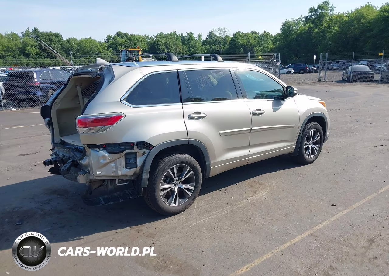 2016 Toyota Highlander Xle V6 VIN:5TDJKRFH4GS294364 - 4
