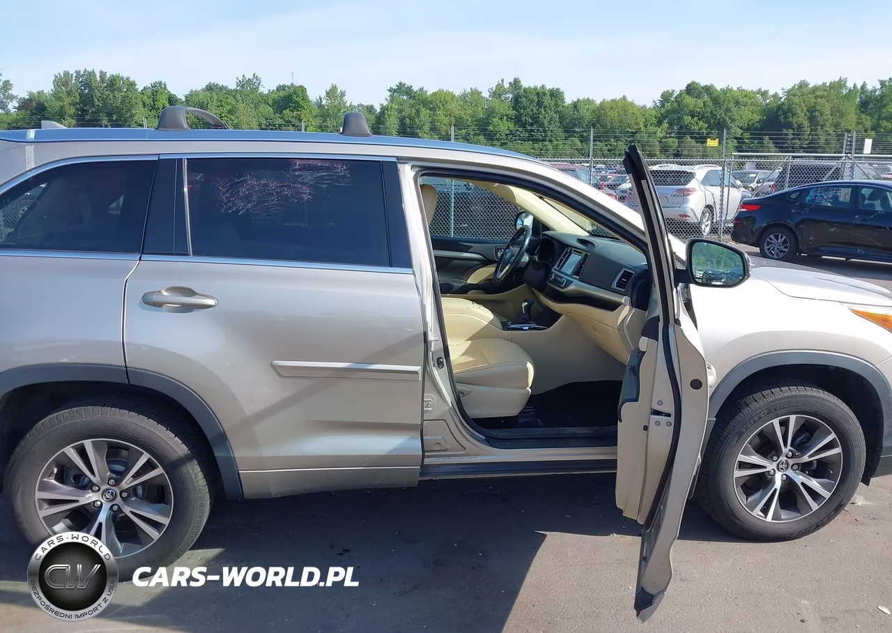 2016 Toyota Highlander Xle V6 VIN:5TDJKRFH4GS294364 - 5