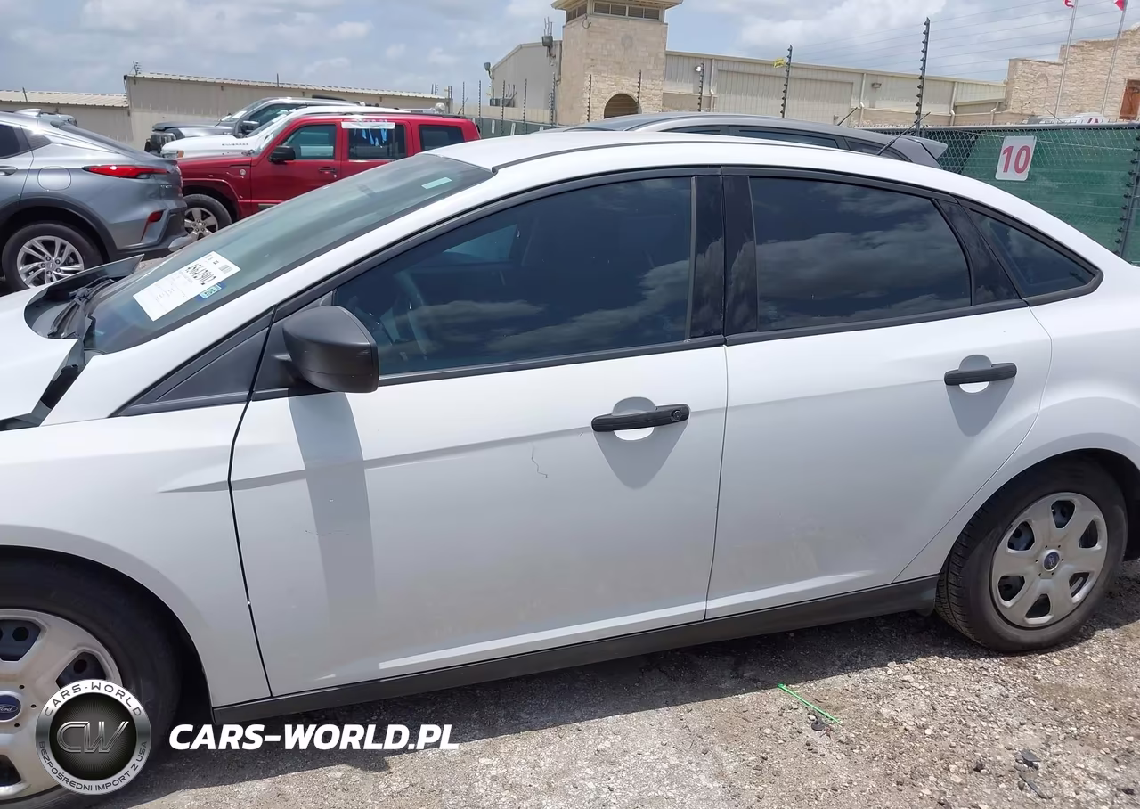 2016 Ford Focus S VIN:1FADP3E21GL360482 - 15