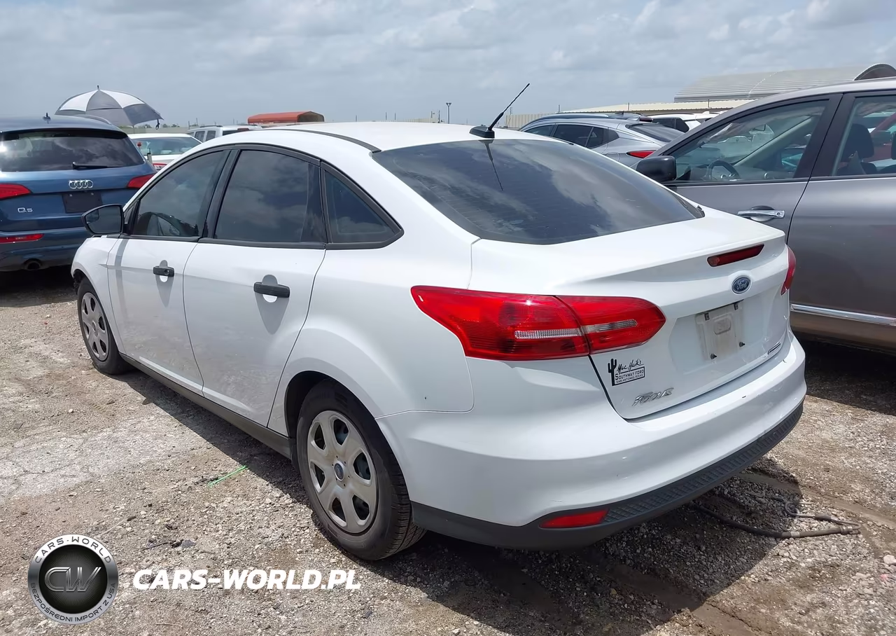 2016 Ford Focus S VIN:1FADP3E21GL360482 - 3