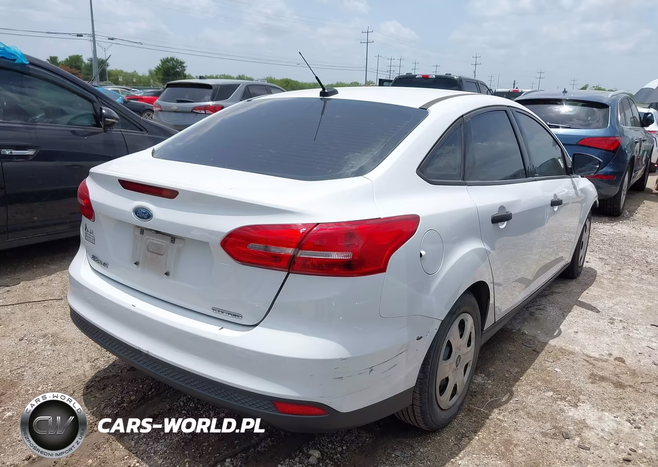 2016 Ford Focus S VIN:1FADP3E21GL360482 - 4