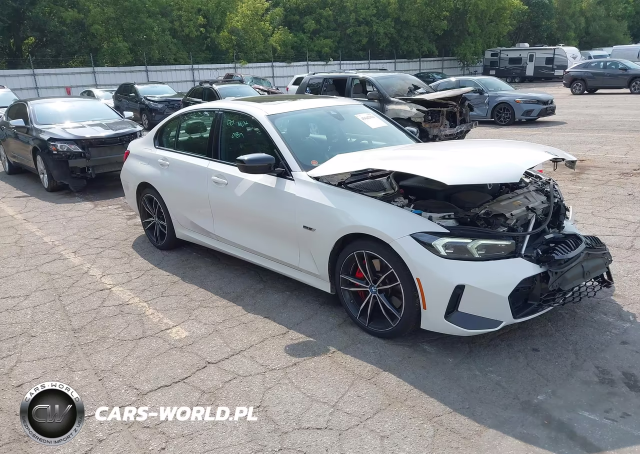 2023 BMW 330E xDrive – zdjęcie 1 z 16