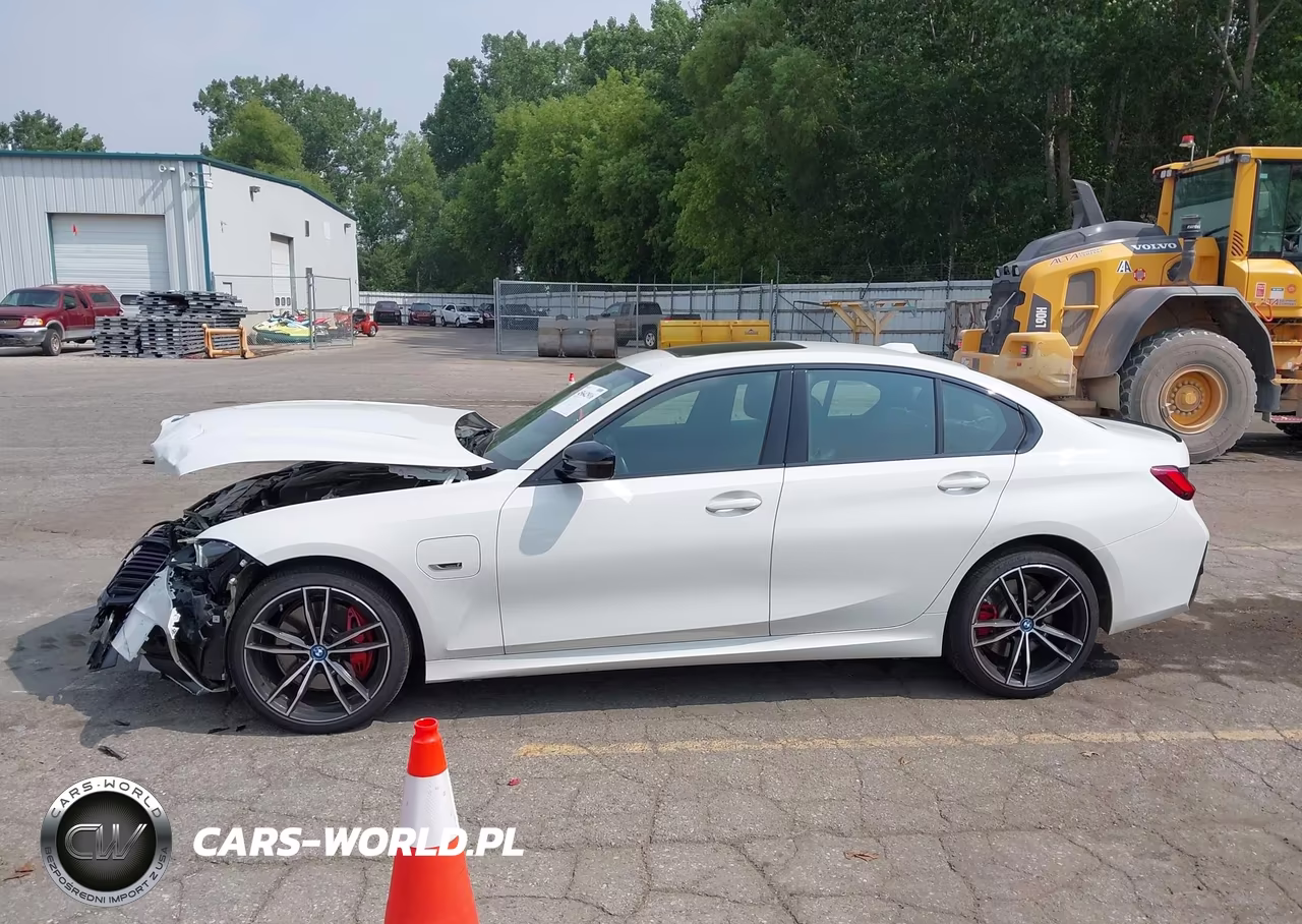2023 BMW 330E xDrive VIN:3MW39FS08P8C96742 - 14