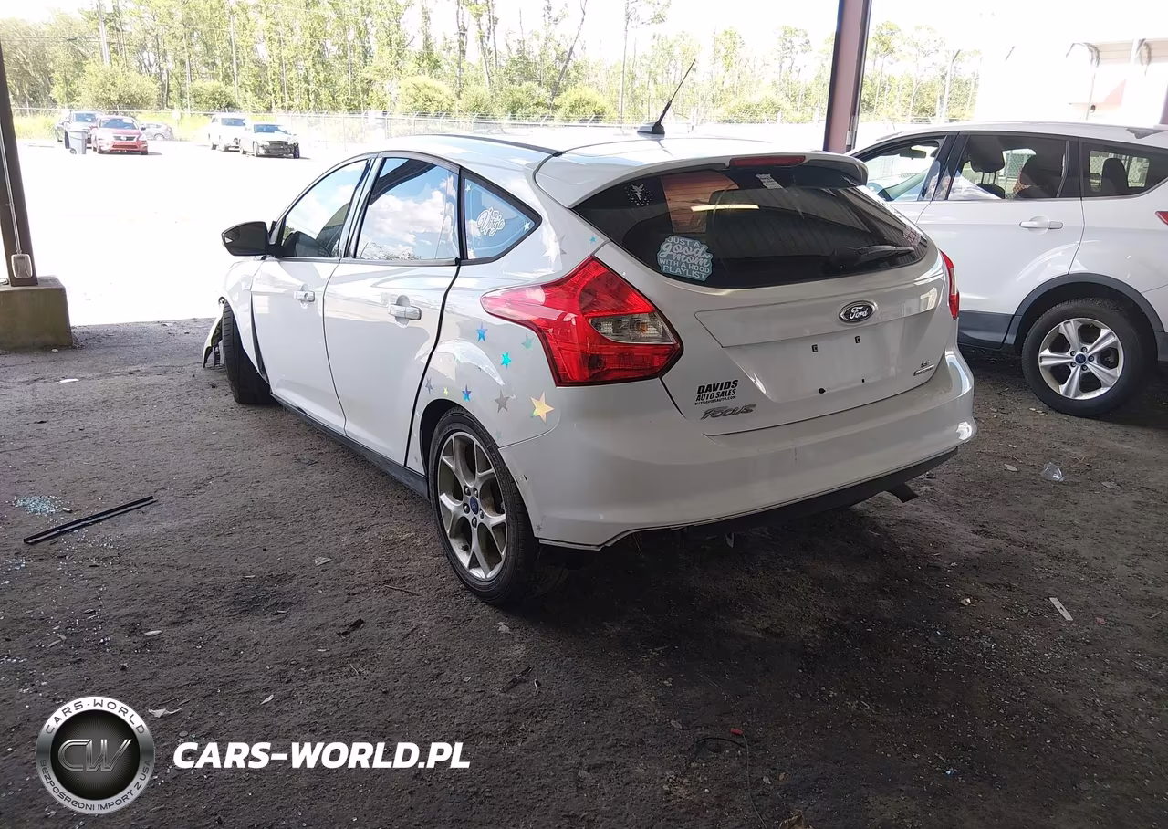 2014 Ford Focus Se VIN:1FADP3K21EL302485 - 3