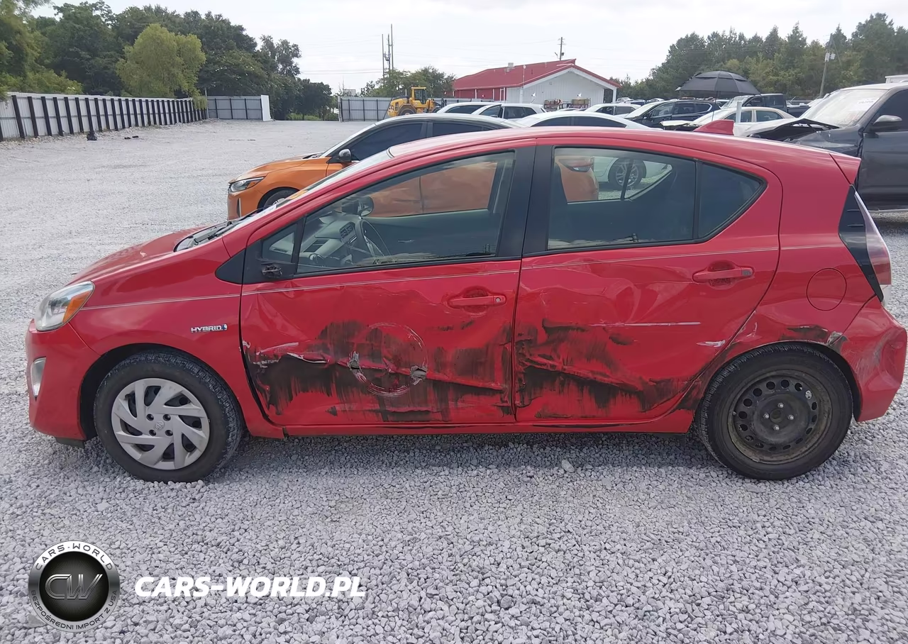 2015 Toyota Prius C Two VIN:JTDKDTB36F1587037 - 14