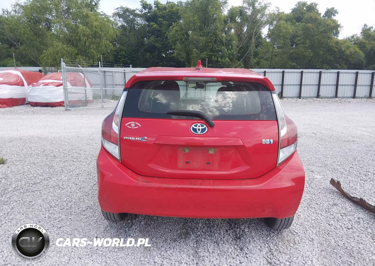 2015 Toyota Prius C Two VIN:JTDKDTB36F1587037 - 16