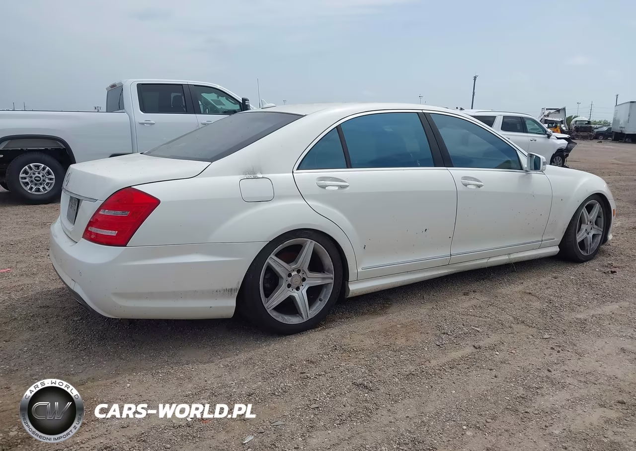 2011 Mercedes-Benz S 550 VIN:WDDNG7BBXBA415886 - 4