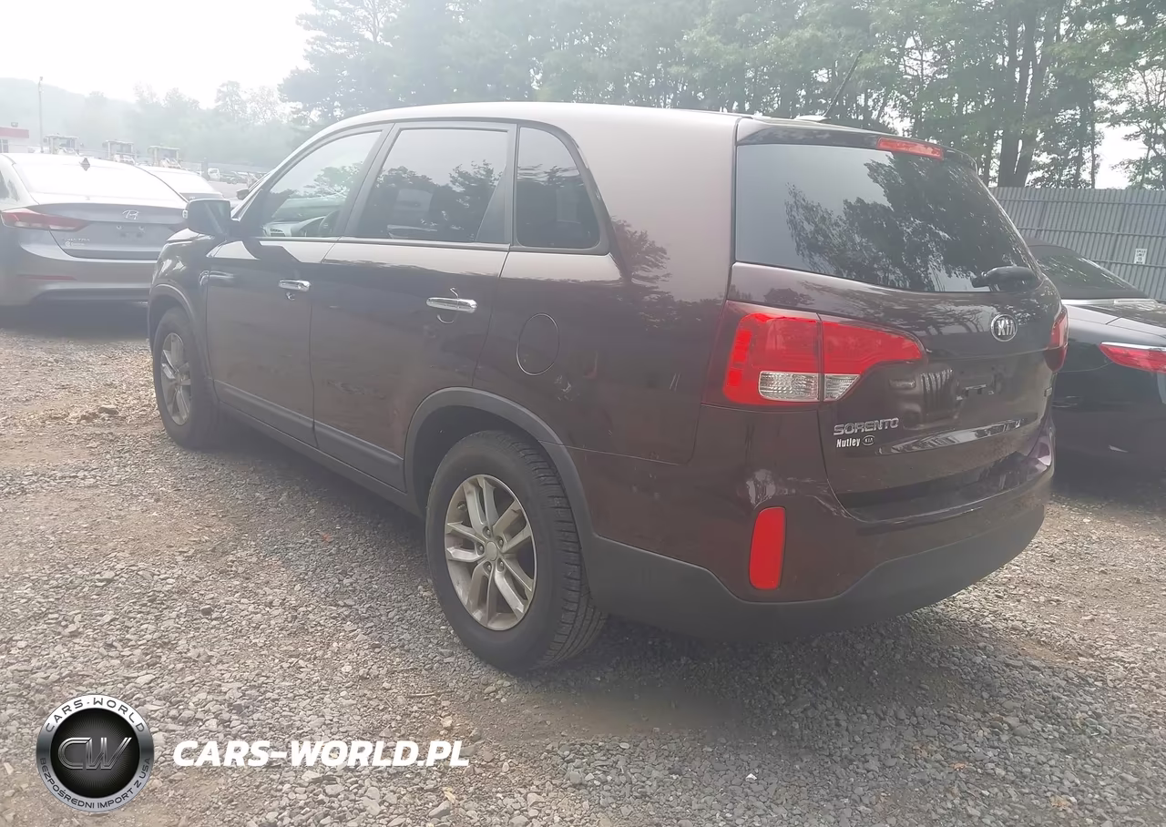 2015 Kia Sorento Lx VIN:5XYKT3A68FG646930 - 3