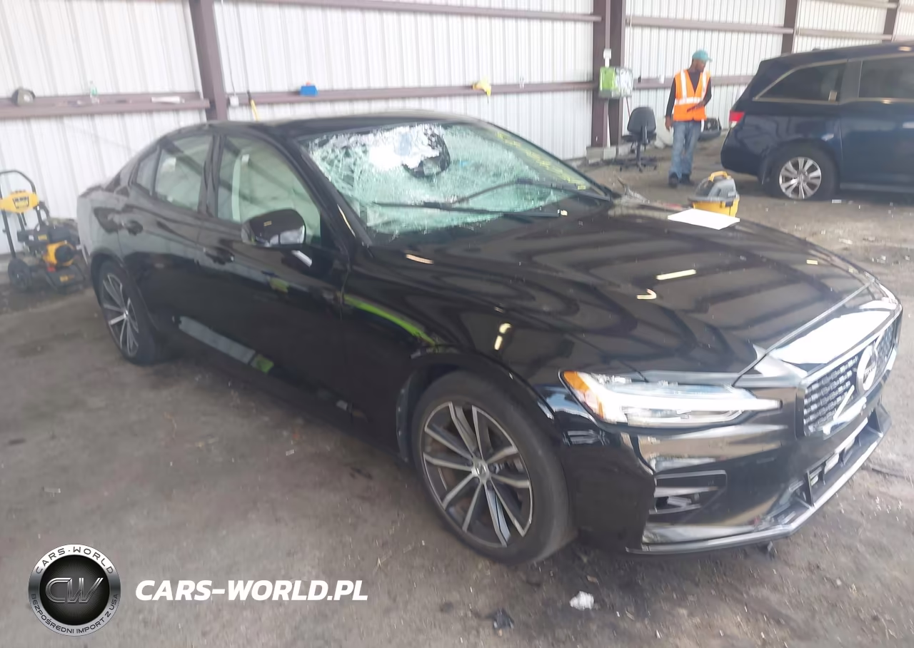 2021 Volvo S60 T5 Momentum – zdjęcie 1 z 15