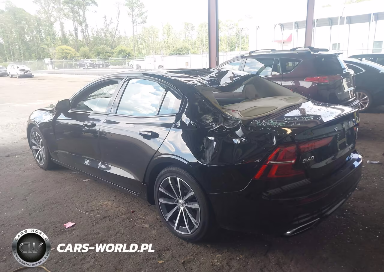 2021 Volvo S60 T5 Momentum VIN:7JR102FZ0MG123379 - 3
