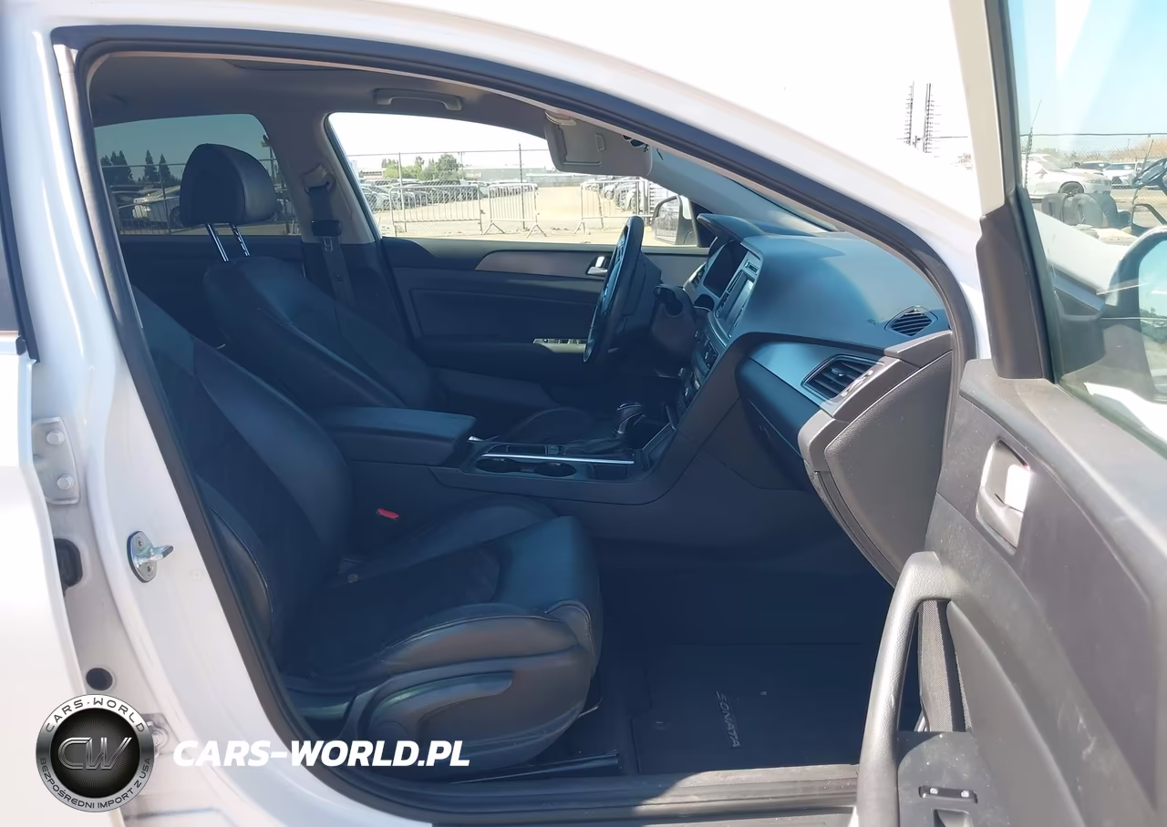 2017 Hyundai Sonata Sport VIN:5NPE34AF6HH555587 - 5
