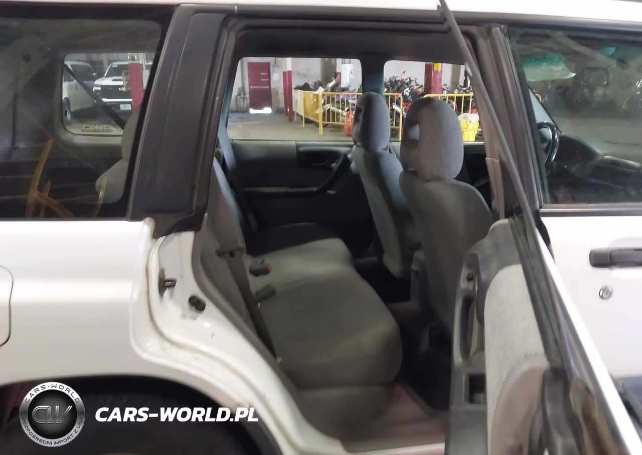 2002 Subaru Forester L VIN:JF1SF635X2H715508 - 8