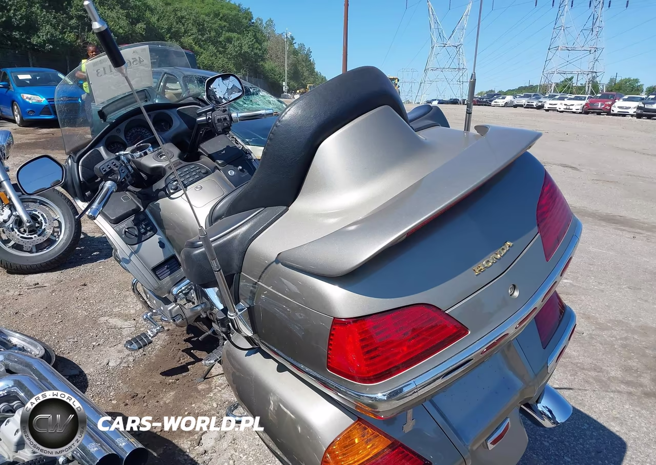 2002 Honda Gl1800 A VIN:1HFSC47402A100554 - 3
