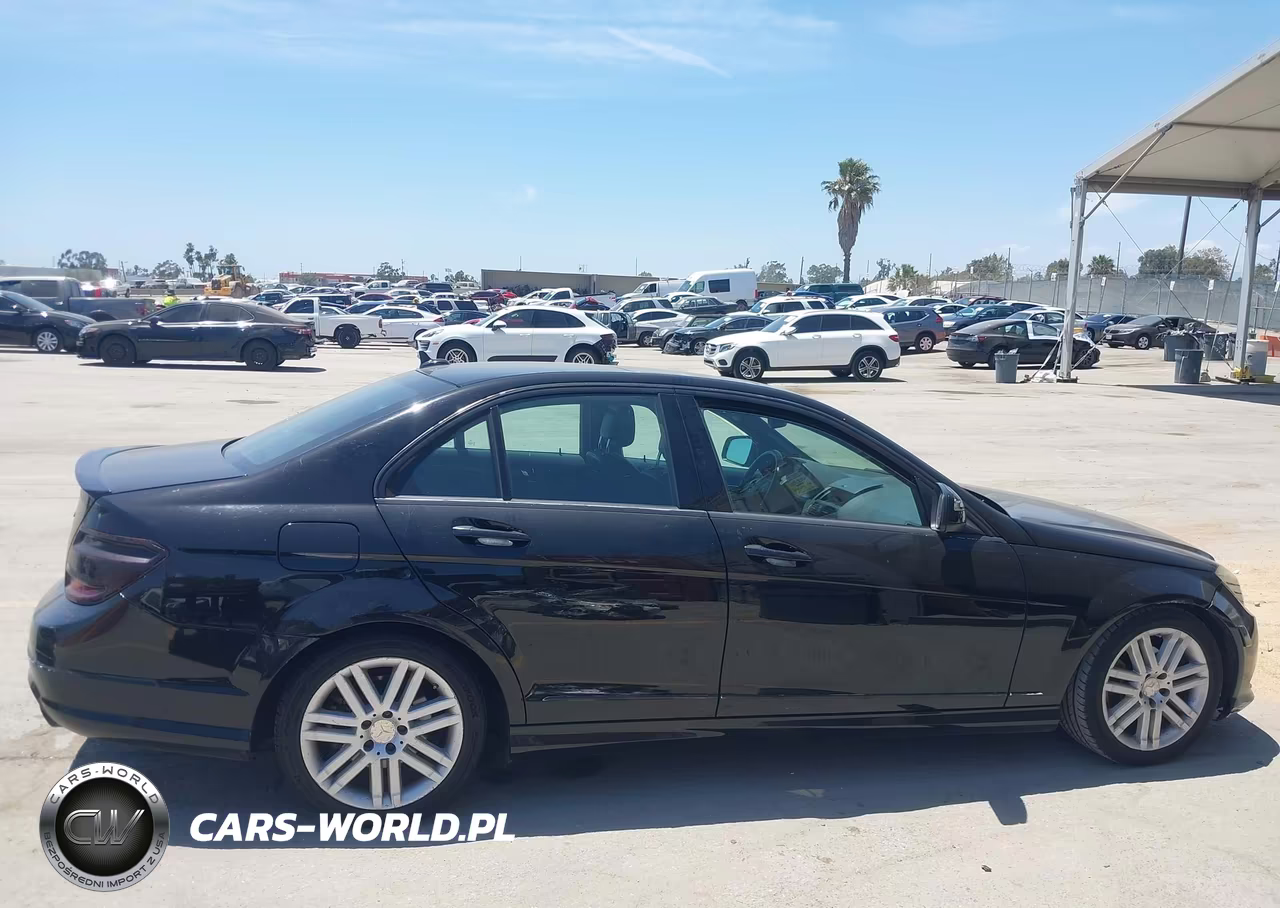 2009 Mercedes-Benz C 300 VIN:WDDGF54X29F332636 - 13